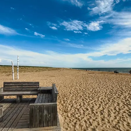 4 Bedroom Lovely In L Aiguillon Sur Mer Ferienhaus